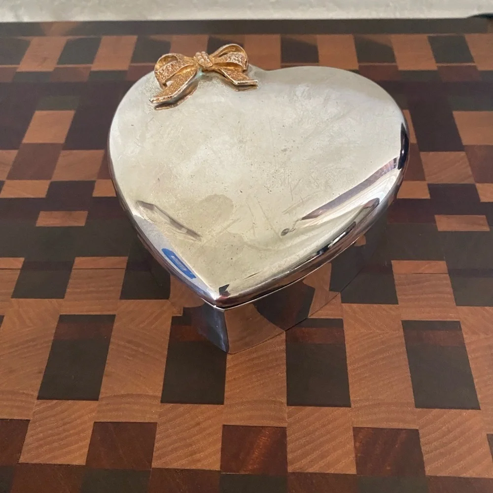 Vintage Silver Heart Ring Gold Bow Accent Decor Jewelry/Trinket Regency 5”L 2”H
